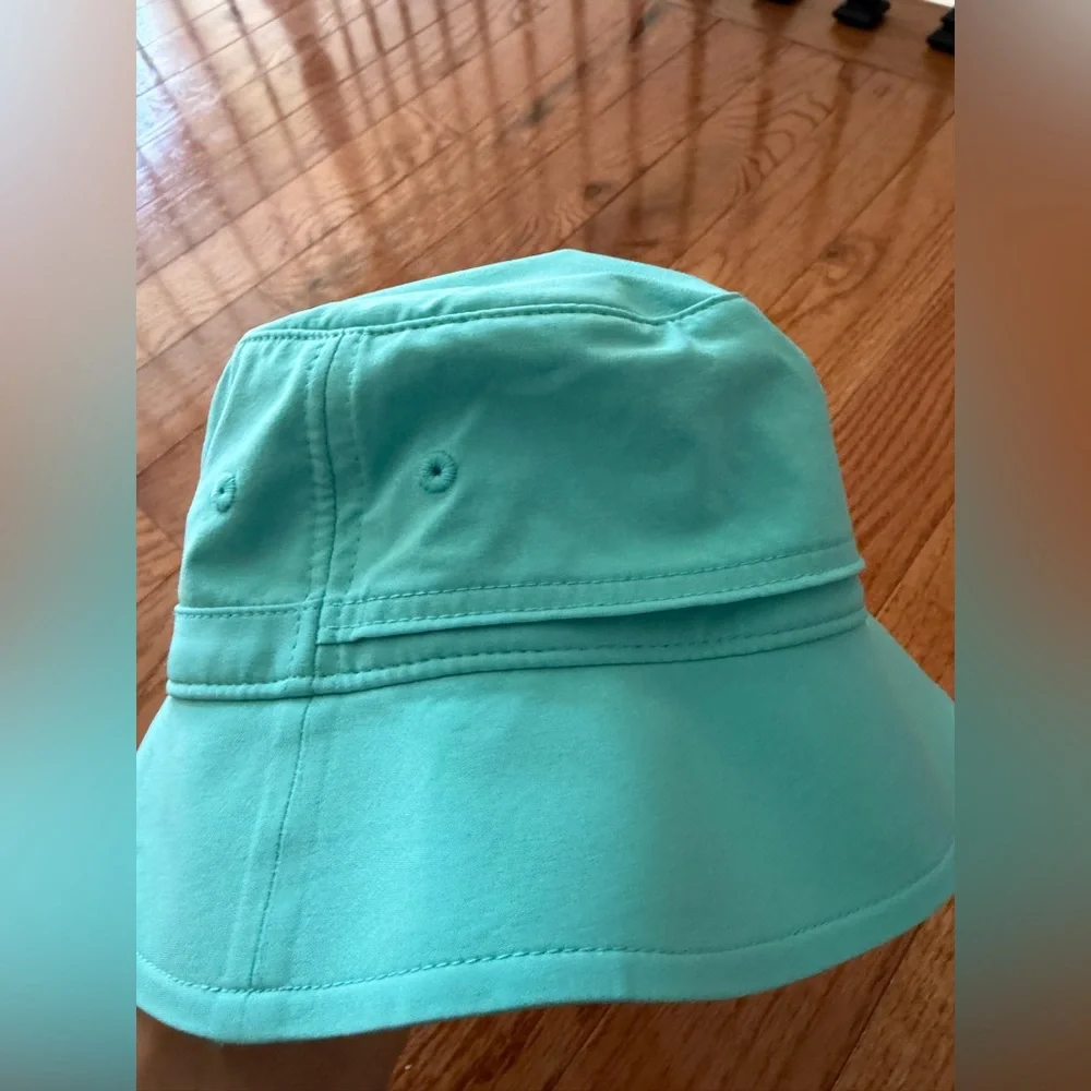 New Athleta Bucket Cap Featherweight Stretch - Gulf Green SIZE S/M